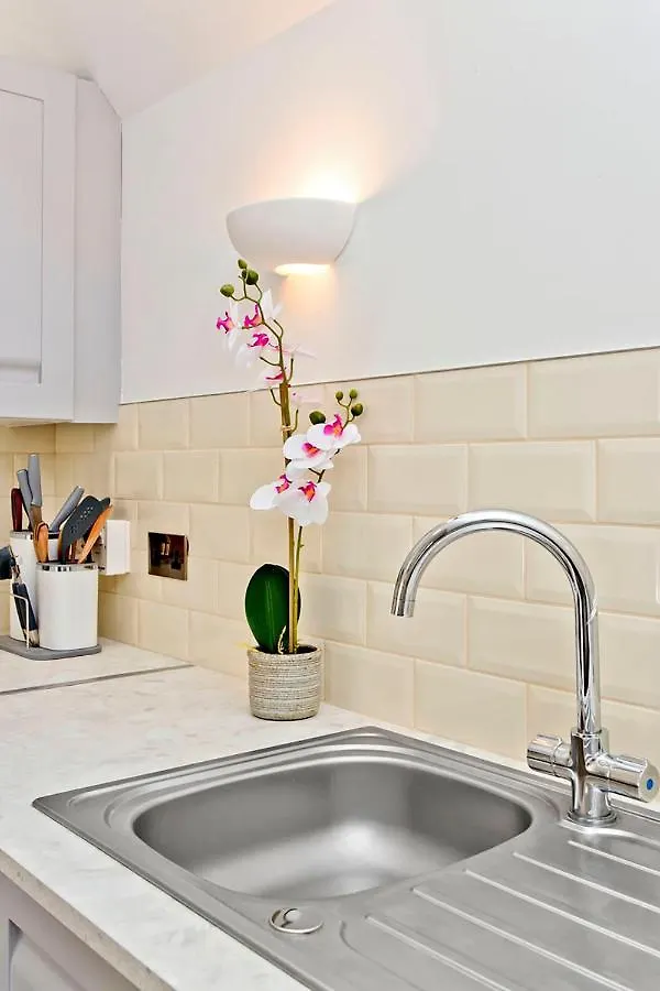 Newly Reno'D 2 Bed With Free Parking Διαμέρισμα Εδιμβούργο